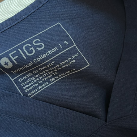 Navy Fion Lite Casma Scrub Top, Figs Size Small - Picture 5 of 5